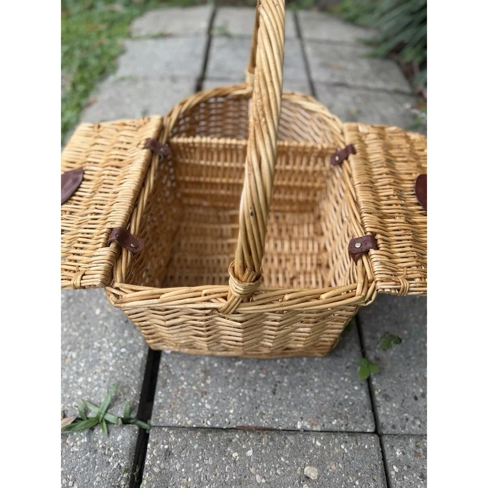 MCM Wicker Woven Picnic Basket with Lid & 2 Bottle Holders Vintage Boho Decor